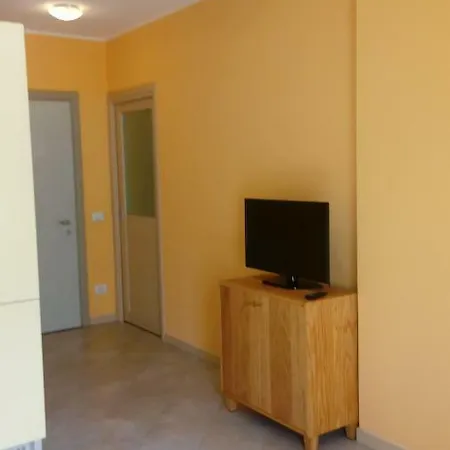 Laurus Ivan Apartment Dubino